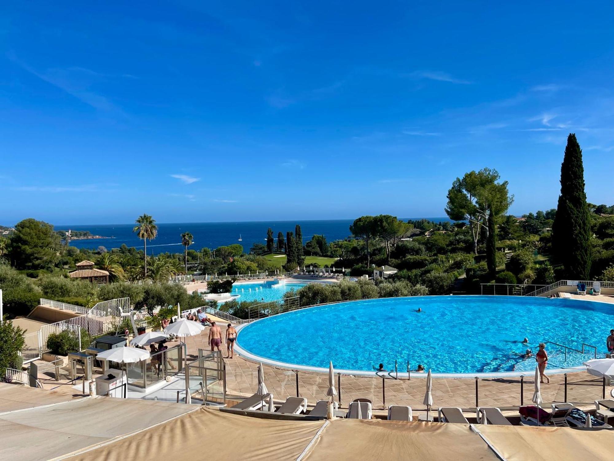 Village Cap Esterel, Piscine, Plage Saint-Raphaël エクステリア 写真